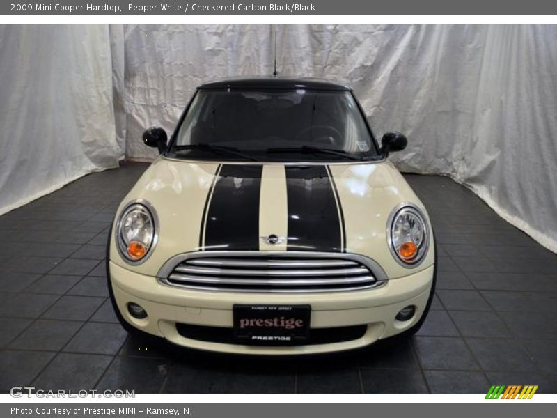 Pepper White / Checkered Carbon Black/Black 2009 Mini Cooper Hardtop