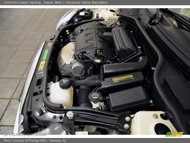 Pepper White / Checkered Carbon Black/Black 2009 Mini Cooper Hardtop