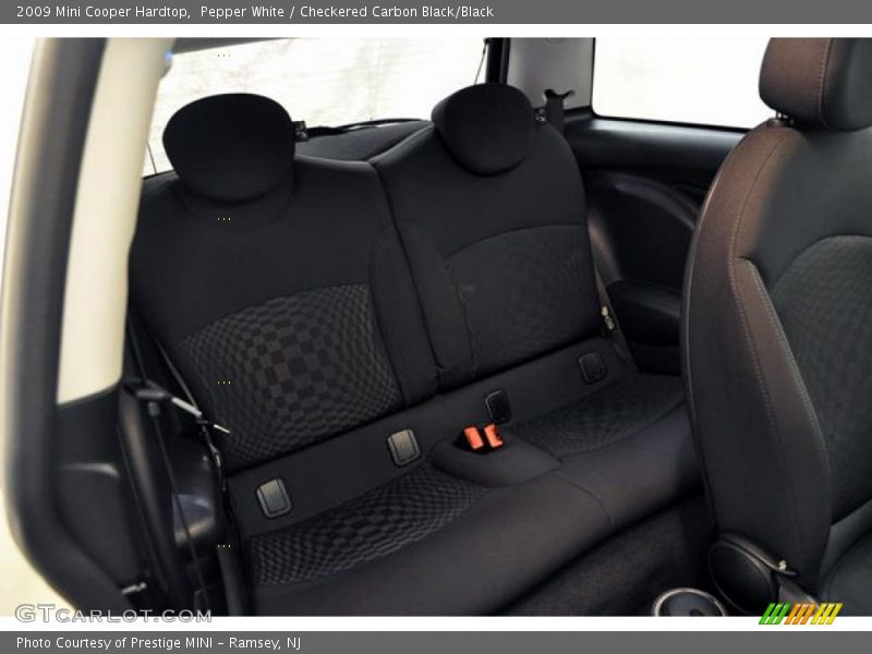 Pepper White / Checkered Carbon Black/Black 2009 Mini Cooper Hardtop