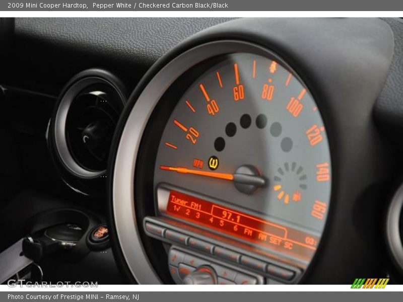 Pepper White / Checkered Carbon Black/Black 2009 Mini Cooper Hardtop
