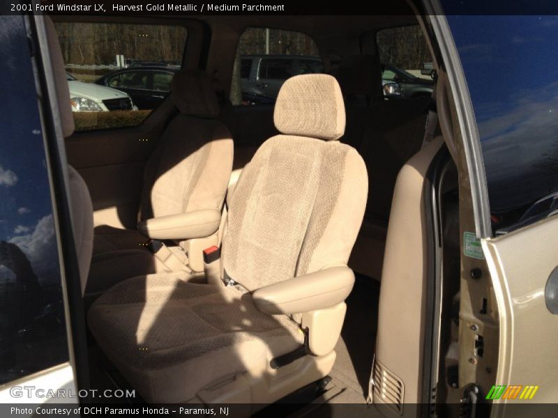 Harvest Gold Metallic / Medium Parchment 2001 Ford Windstar LX