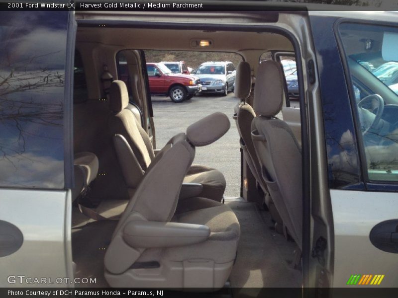Harvest Gold Metallic / Medium Parchment 2001 Ford Windstar LX