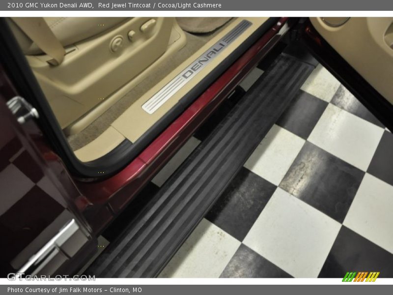 Red Jewel Tintcoat / Cocoa/Light Cashmere 2010 GMC Yukon Denali AWD