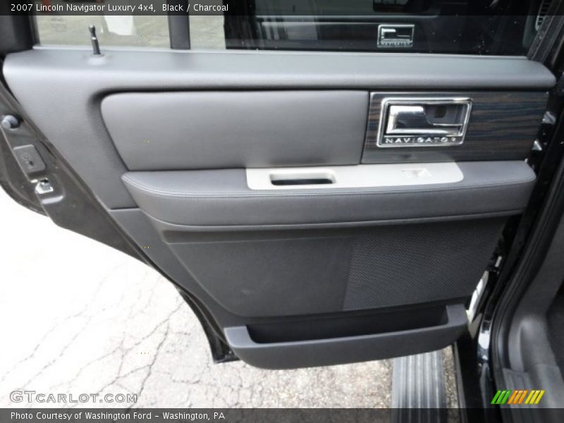 Black / Charcoal 2007 Lincoln Navigator Luxury 4x4