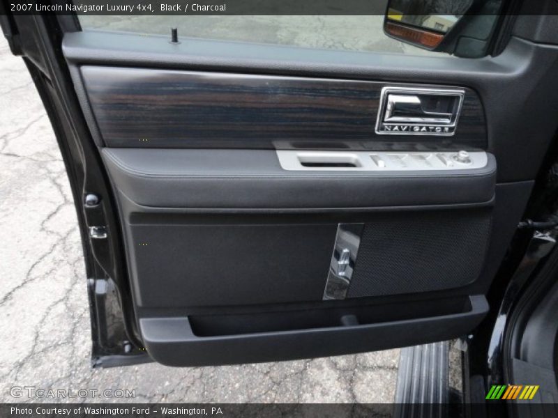 Black / Charcoal 2007 Lincoln Navigator Luxury 4x4