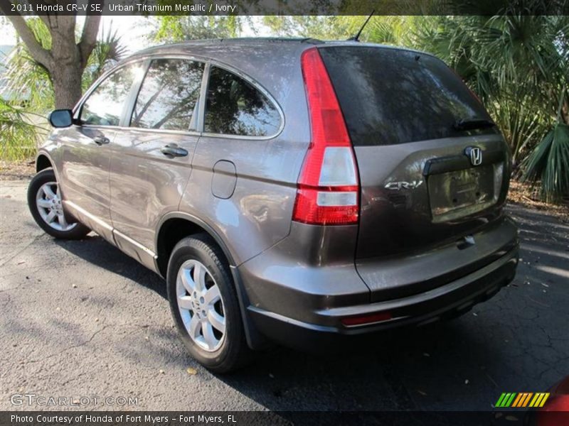 Urban Titanium Metallic / Ivory 2011 Honda CR-V SE