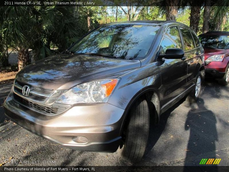 Urban Titanium Metallic / Ivory 2011 Honda CR-V SE