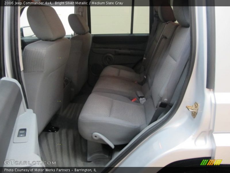 Bright Silver Metallic / Medium Slate Gray 2006 Jeep Commander 4x4