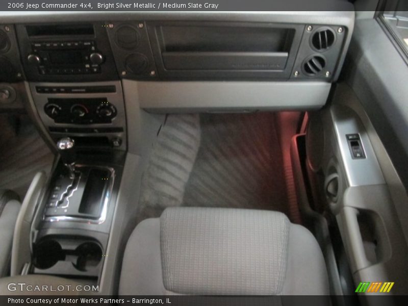 Bright Silver Metallic / Medium Slate Gray 2006 Jeep Commander 4x4