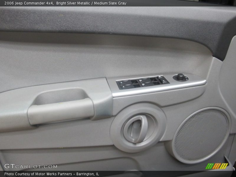 Bright Silver Metallic / Medium Slate Gray 2006 Jeep Commander 4x4