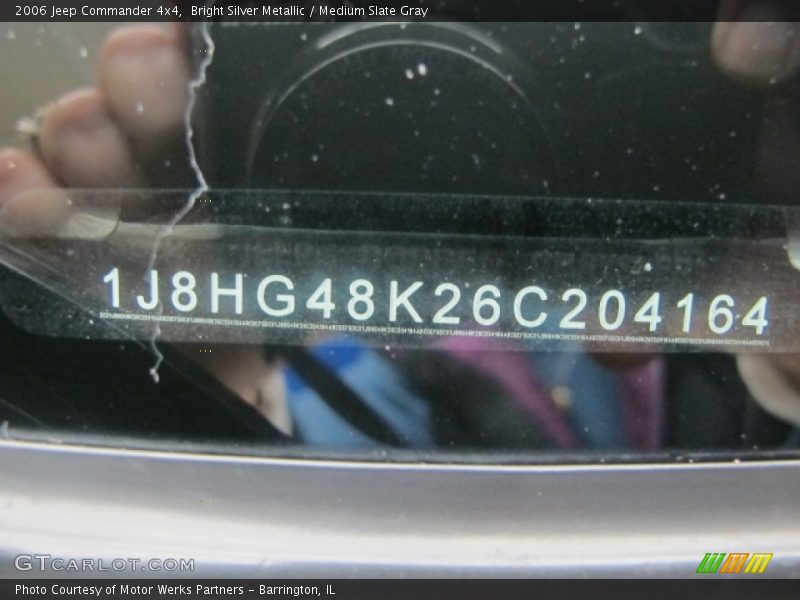 Bright Silver Metallic / Medium Slate Gray 2006 Jeep Commander 4x4