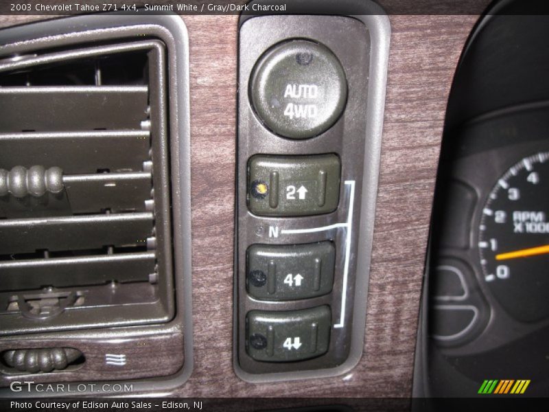 Summit White / Gray/Dark Charcoal 2003 Chevrolet Tahoe Z71 4x4