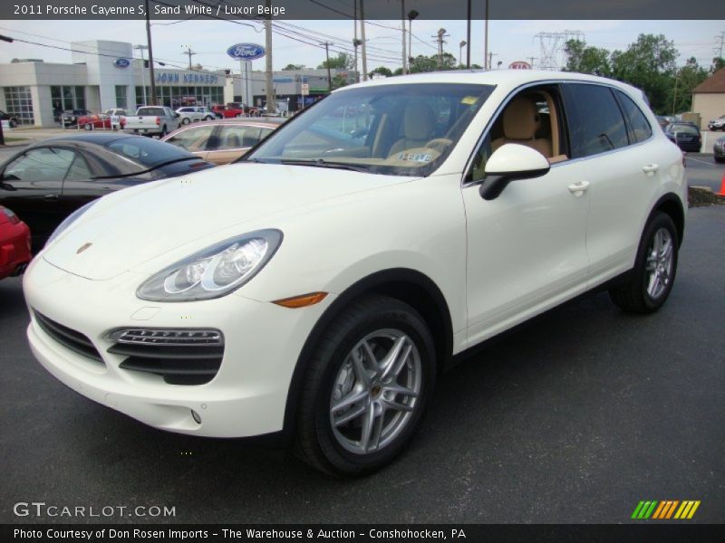 Front 3/4 View of 2011 Cayenne S