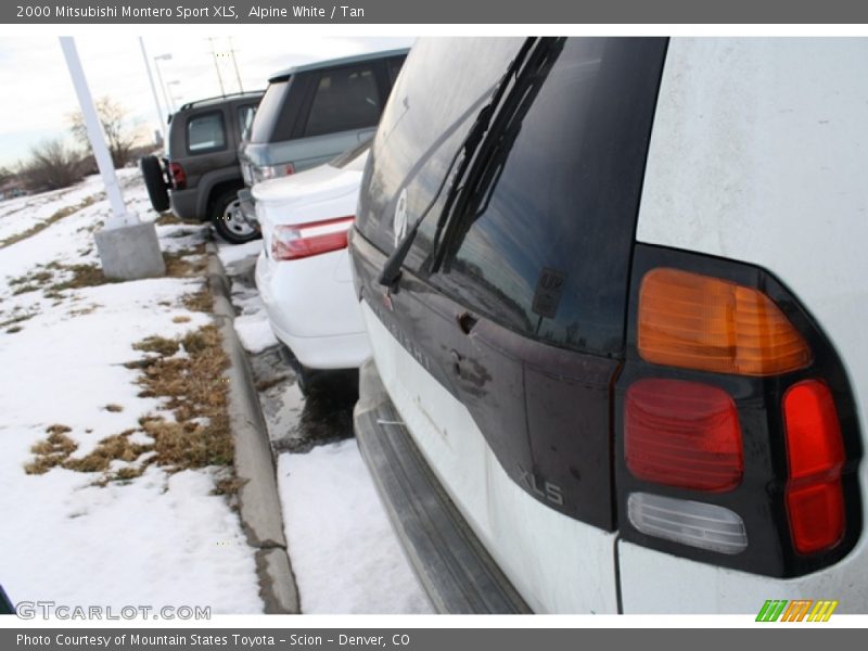 Alpine White / Tan 2000 Mitsubishi Montero Sport XLS