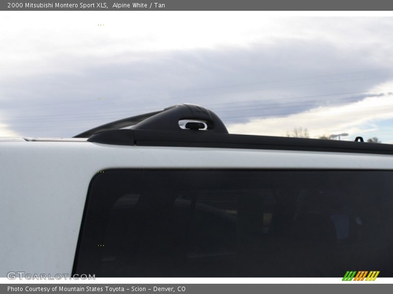 Alpine White / Tan 2000 Mitsubishi Montero Sport XLS
