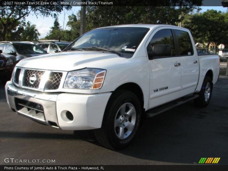 White / Graphite Black/Titanium 2007 Nissan Titan SE Crew Cab