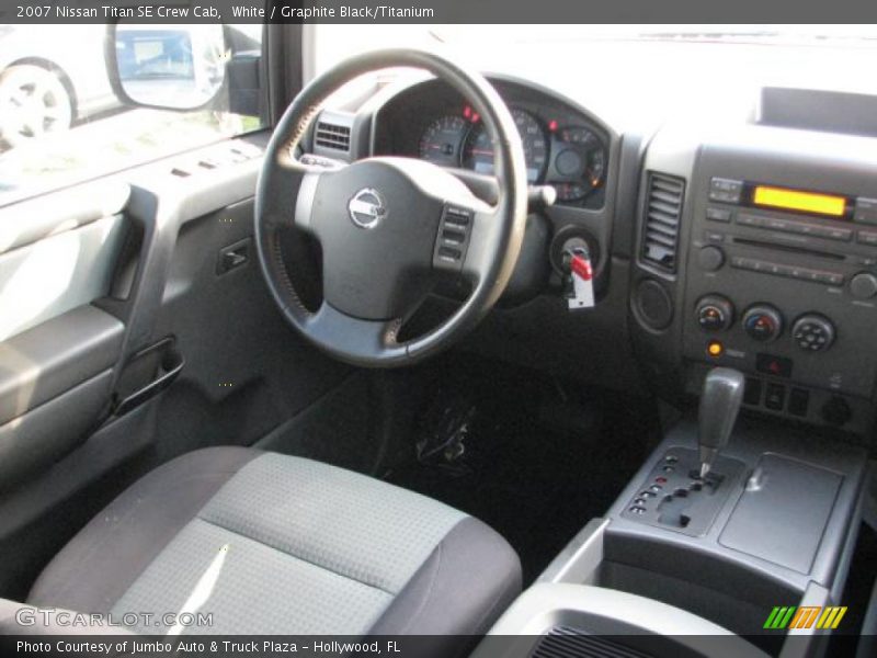 White / Graphite Black/Titanium 2007 Nissan Titan SE Crew Cab