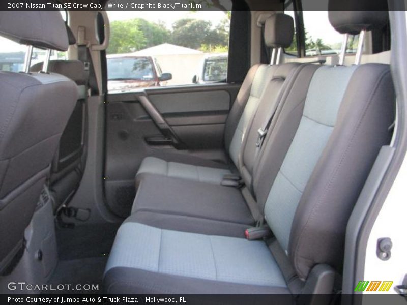 White / Graphite Black/Titanium 2007 Nissan Titan SE Crew Cab