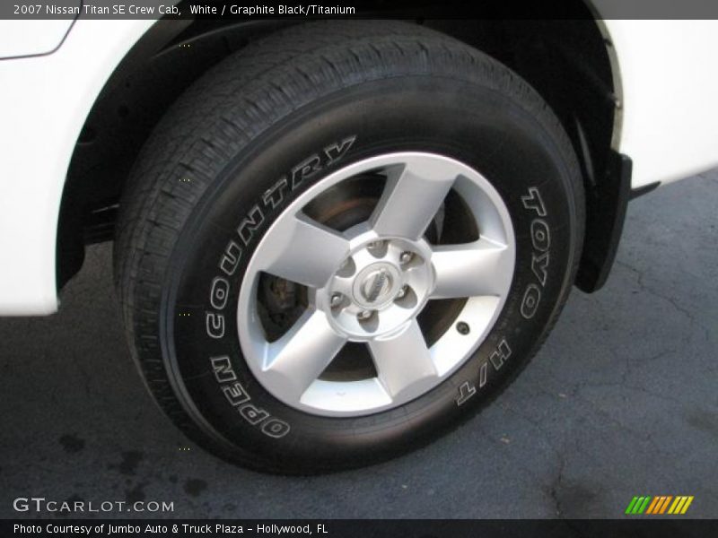 White / Graphite Black/Titanium 2007 Nissan Titan SE Crew Cab