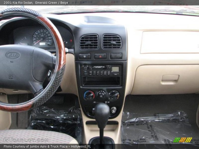 Emerald Green / Beige 2001 Kia Rio Sedan