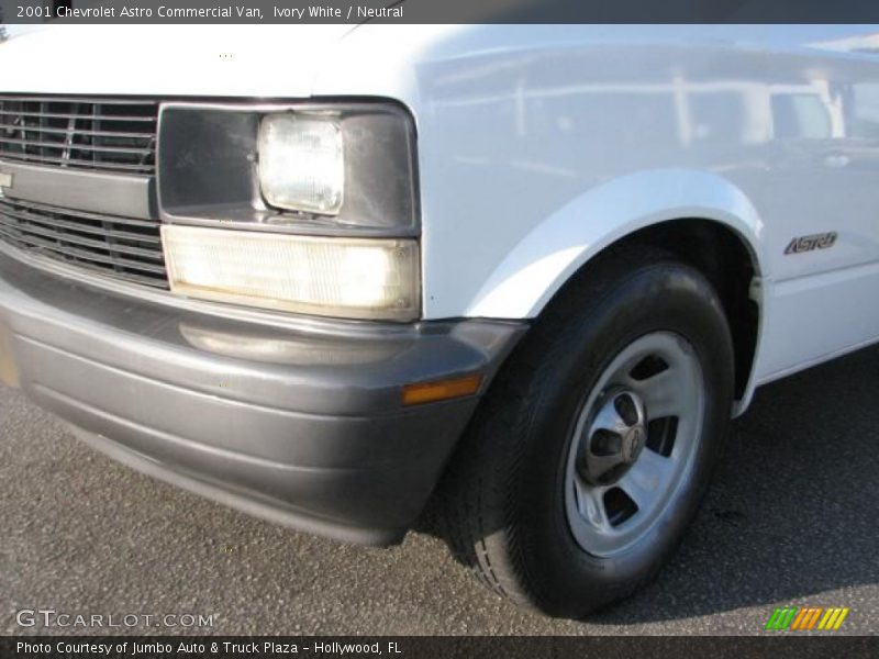 Ivory White / Neutral 2001 Chevrolet Astro Commercial Van
