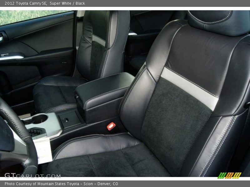 Super White / Black 2012 Toyota Camry SE
