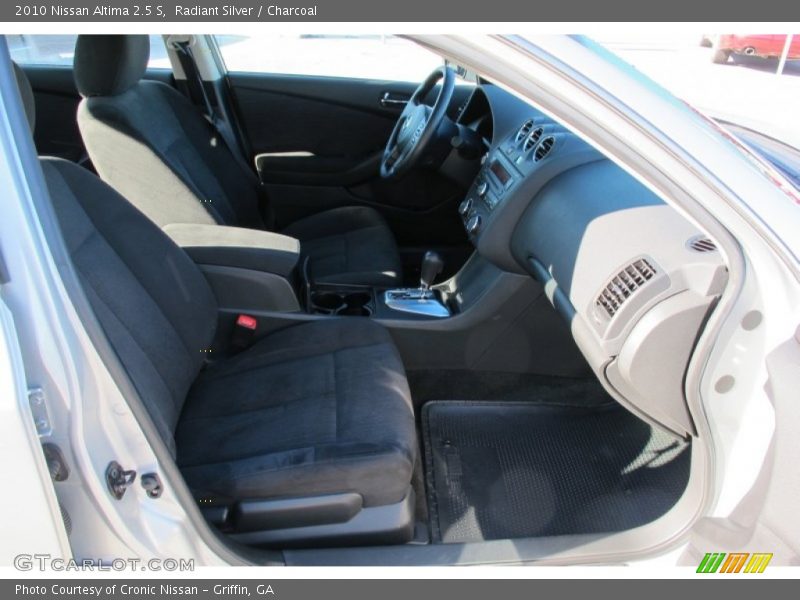 Radiant Silver / Charcoal 2010 Nissan Altima 2.5 S