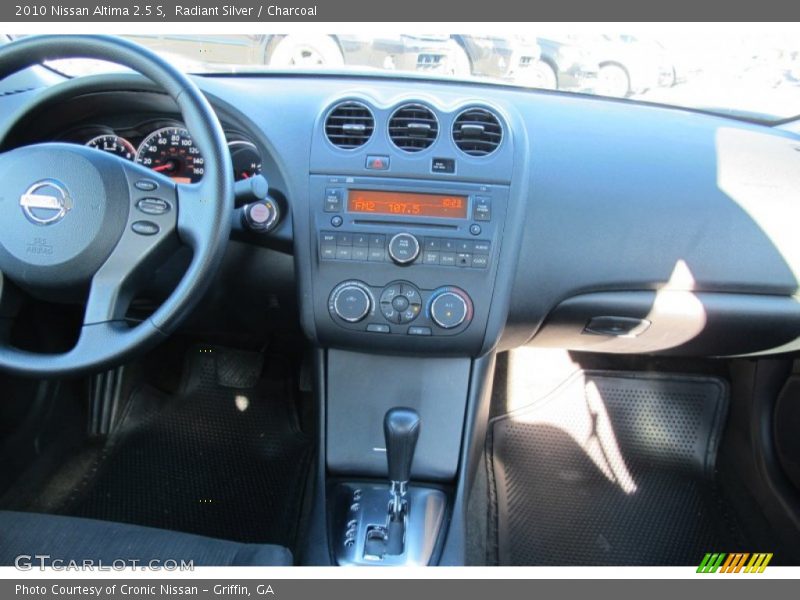 Radiant Silver / Charcoal 2010 Nissan Altima 2.5 S