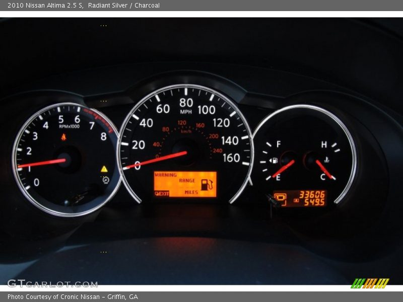 Radiant Silver / Charcoal 2010 Nissan Altima 2.5 S