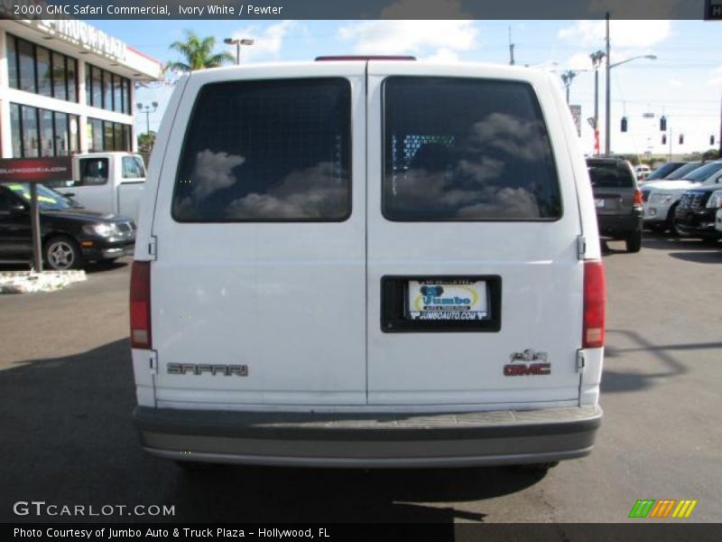 Ivory White / Pewter 2000 GMC Safari Commercial