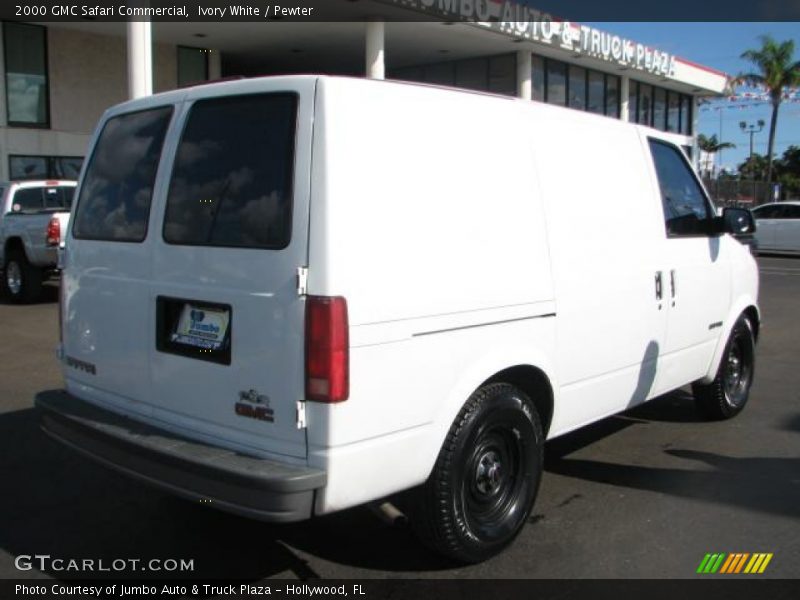 Ivory White / Pewter 2000 GMC Safari Commercial