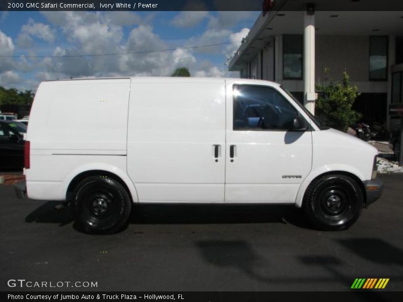 Ivory White / Pewter 2000 GMC Safari Commercial