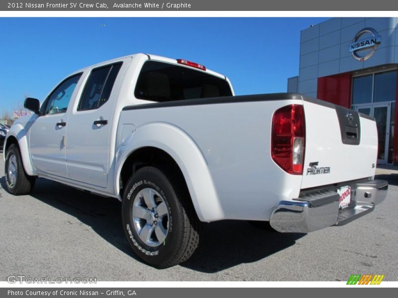 Avalanche White / Graphite 2012 Nissan Frontier SV Crew Cab