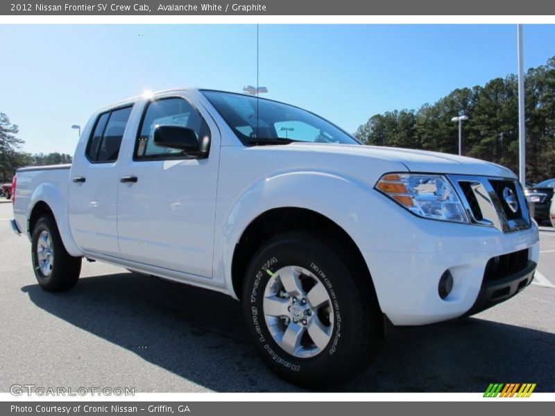Avalanche White / Graphite 2012 Nissan Frontier SV Crew Cab
