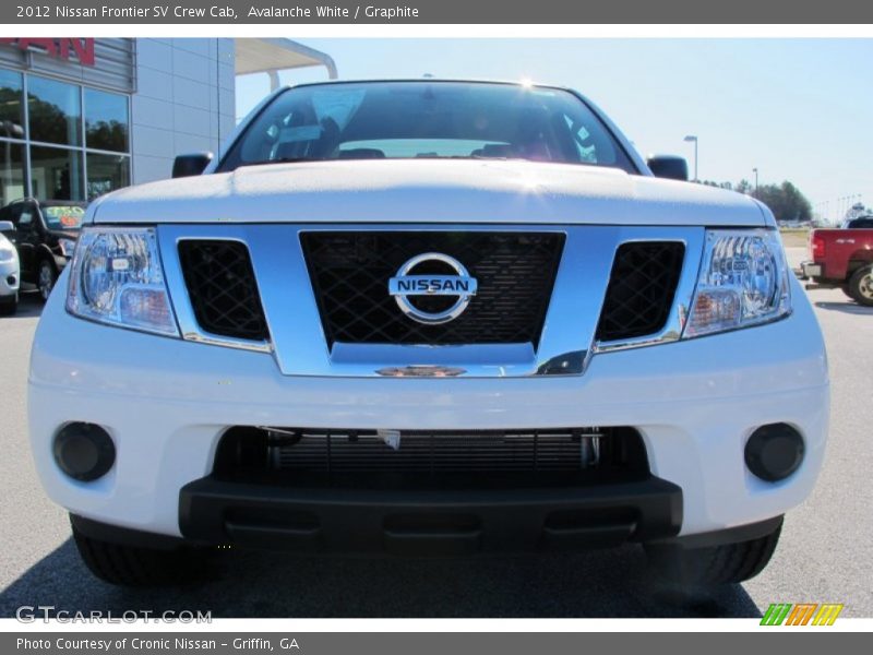Avalanche White / Graphite 2012 Nissan Frontier SV Crew Cab