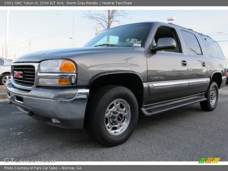 Front 3/4 View of 2001 Yukon XL 2500 SLT 4x4