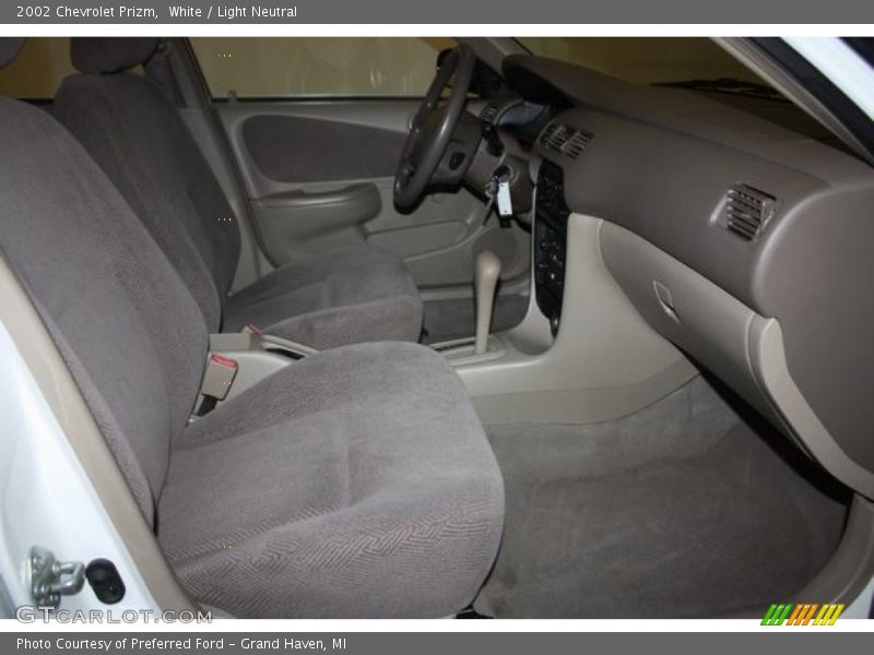 White / Light Neutral 2002 Chevrolet Prizm