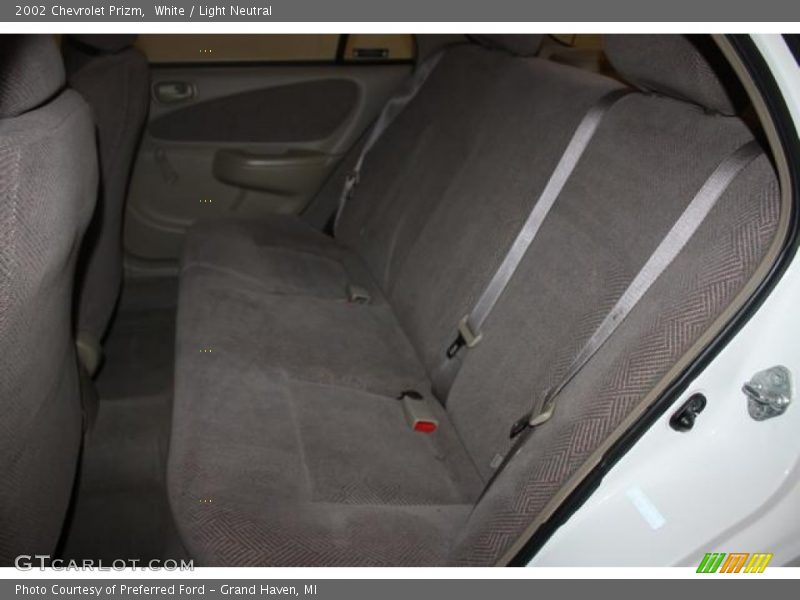 White / Light Neutral 2002 Chevrolet Prizm