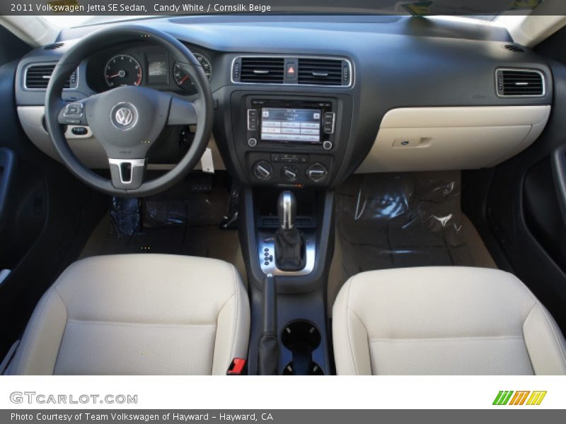 Candy White / Cornsilk Beige 2011 Volkswagen Jetta SE Sedan