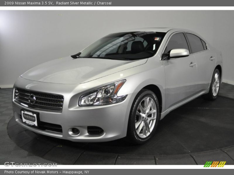 Radiant Silver Metallic / Charcoal 2009 Nissan Maxima 3.5 SV