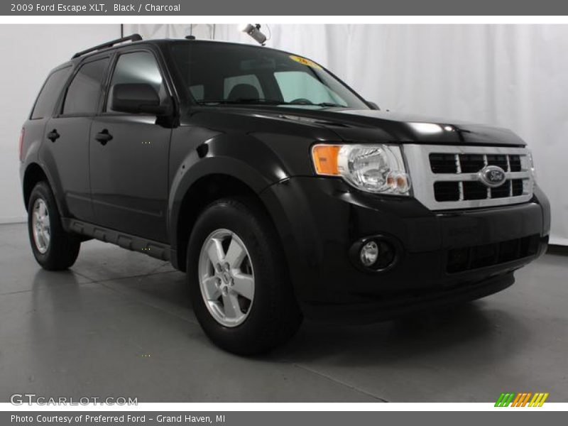 Black / Charcoal 2009 Ford Escape XLT
