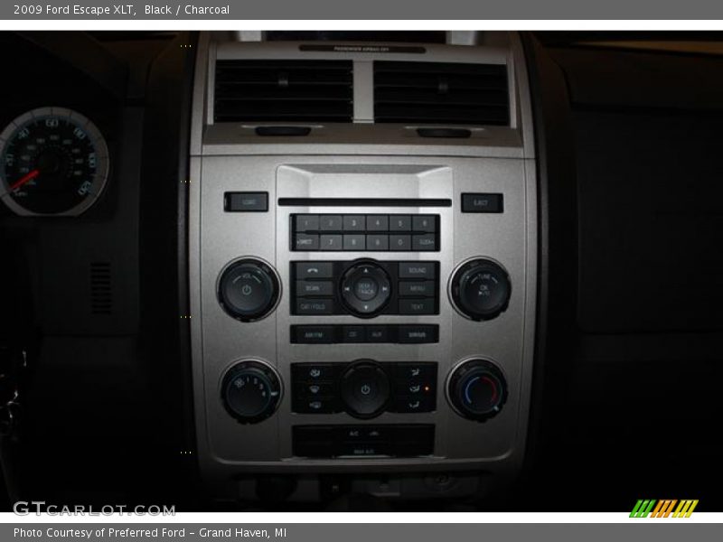 Black / Charcoal 2009 Ford Escape XLT