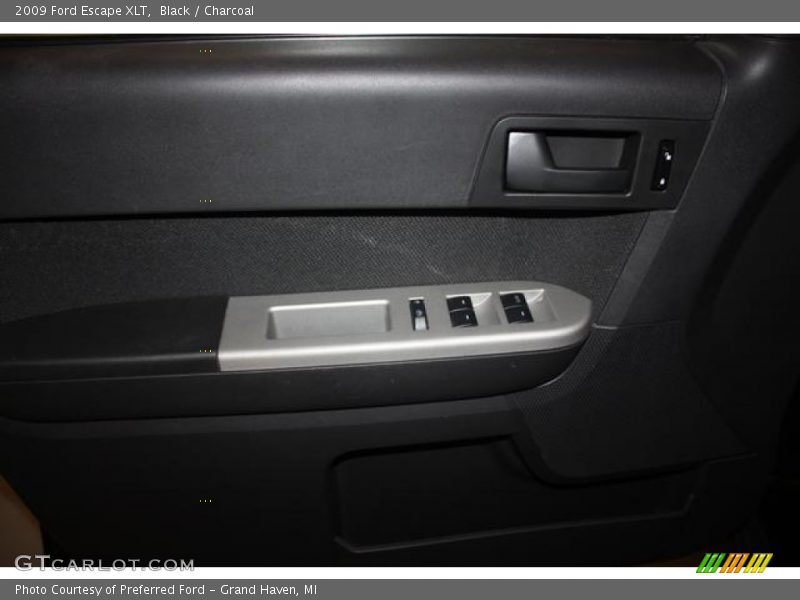 Black / Charcoal 2009 Ford Escape XLT