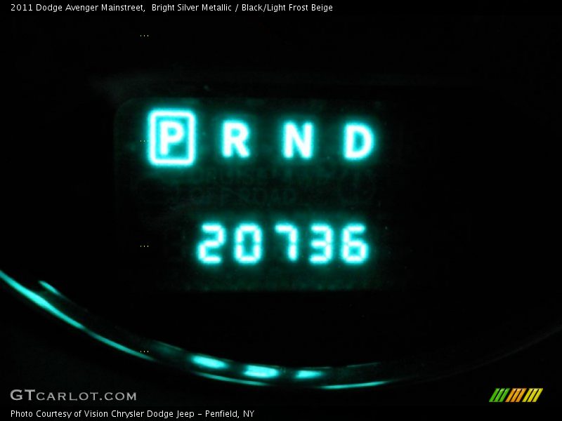 Bright Silver Metallic / Black/Light Frost Beige 2011 Dodge Avenger Mainstreet