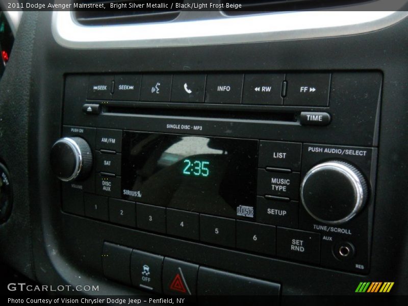 Bright Silver Metallic / Black/Light Frost Beige 2011 Dodge Avenger Mainstreet