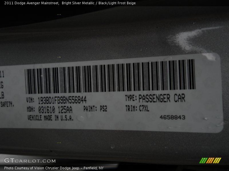 Bright Silver Metallic / Black/Light Frost Beige 2011 Dodge Avenger Mainstreet