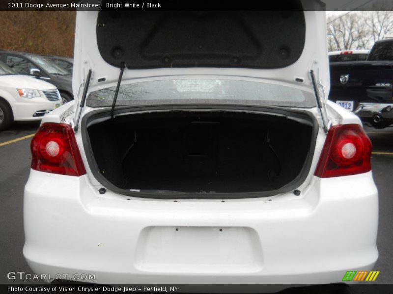 Bright White / Black 2011 Dodge Avenger Mainstreet