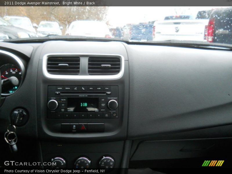 Bright White / Black 2011 Dodge Avenger Mainstreet