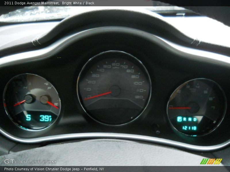 Bright White / Black 2011 Dodge Avenger Mainstreet