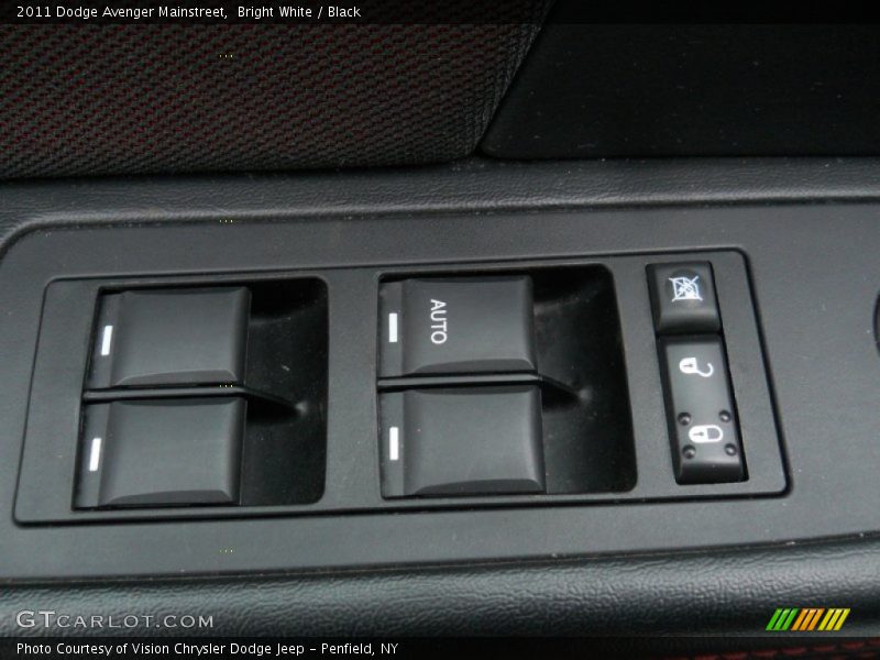 Bright White / Black 2011 Dodge Avenger Mainstreet